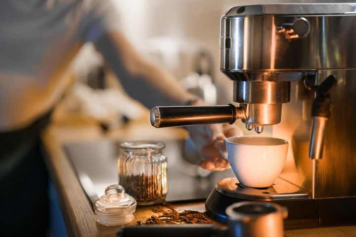 Beginner’s Guide to Coffee Machines: Basics, Tips, and Helpful Resources to Learn More