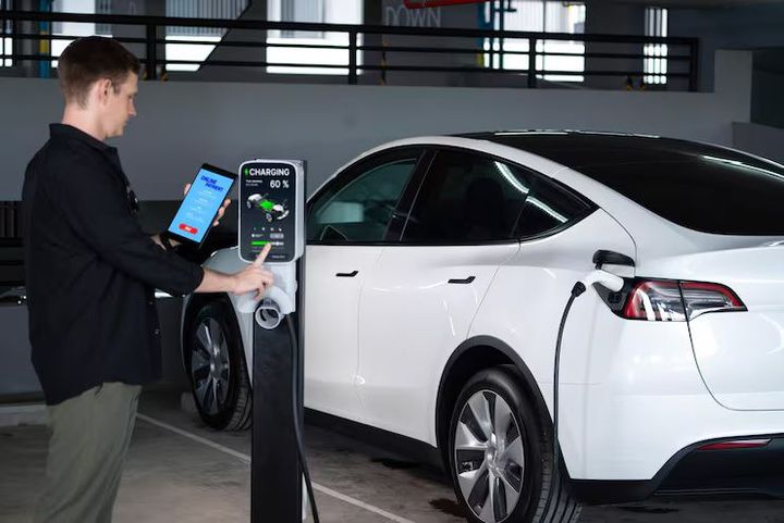 Electric Vehicle Management Details: Explore Platforms, Charging, Fleet Operations, Security, and Efficiency