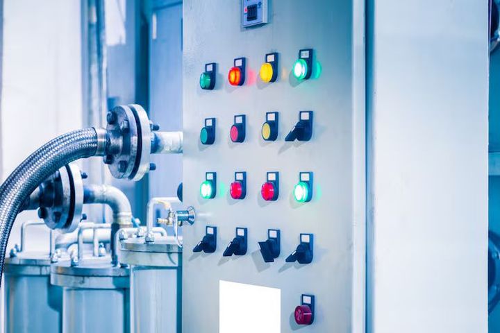 HVAC Control Panels Overview: Features, Working Principles, and Building Automation