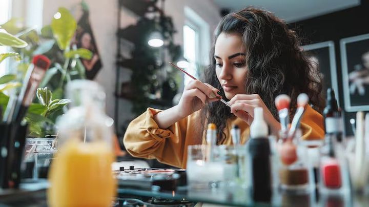 Cosmetic Makers Guide: Manufacturing, Ingredients, and Market Trends
