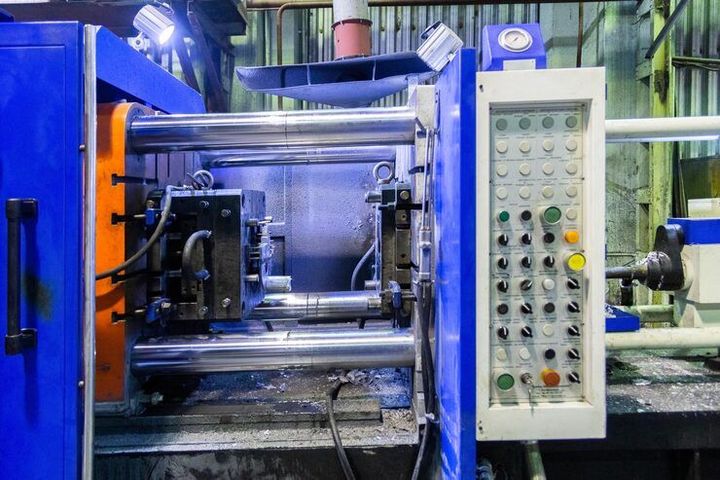 Discover Injection Moulding Machines: Key Features and Industry Applications