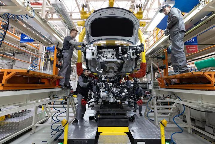 Vehicle Assembly Line Automation Guide: Explore Robotics, Processes, Systems, Benefits, and Planning Factors