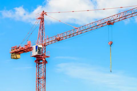 Tower Cranes Explained: How These Machines Support Modern Building Projects