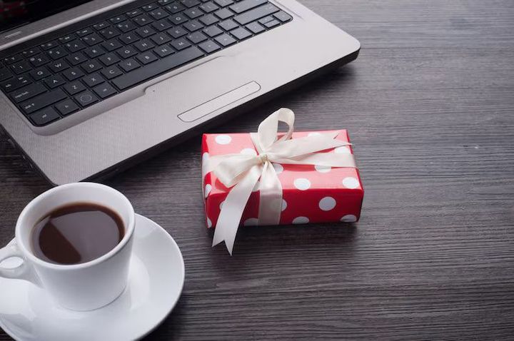 Elevate Your Business: The Power of Luxury Corporate Gifting Tips