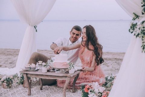 Beach Wedding Planning Insights: Guide to a Memorable Romantic Ceremony