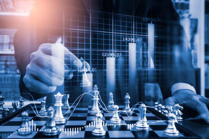 Business Strategy Discover Guide: Exploring Strategic Thinking