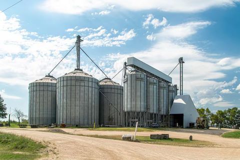 Hoppers and Silos Explanation: How Storage Systems Function