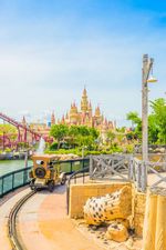 Explore Hong Kong Disneyland Unique Attractions Guide and Magical Experiences