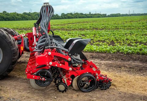 How Agricultural Hydraulic Machinery Works in Modern Farming
