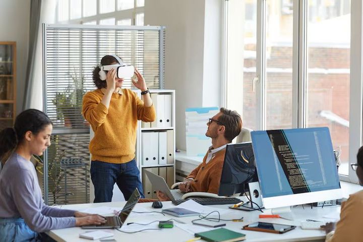 Smart Workspace Technologies Overview: Modern Tools Transforming Office Efficiency