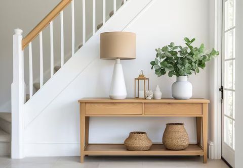 Narrow Entry Console Tables: Discover Smart Ideas for Stylish and Functional Hallway Design