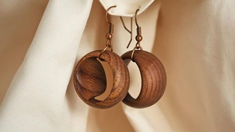 Wooden Earrings: Complete Guide to Styles, Materials, and Everyday Wear Tips