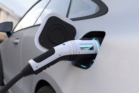 EV Battery Guide to Understanding Electric Vehicle Power Systems and Performance