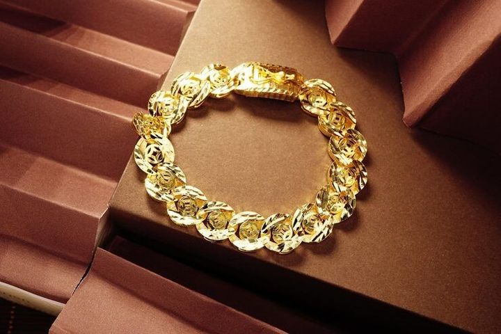 High-Polish Yellow Gold: Complete Guide to Style, Shine, and Jewelry Care