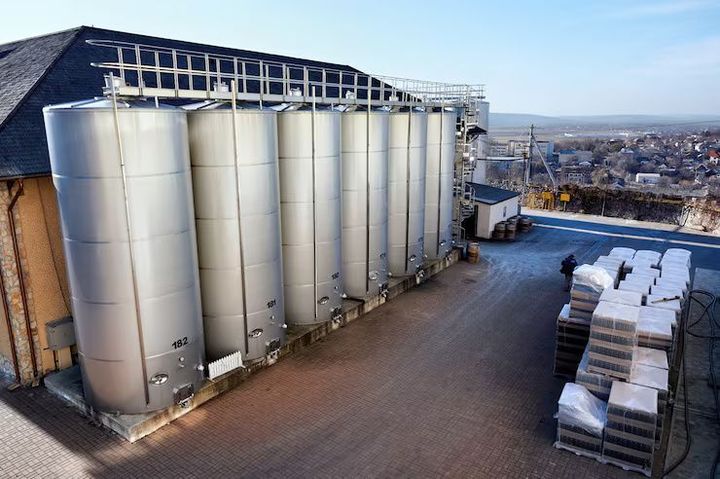 Informative Details on the Structure and Functionality of Cryogenic Tanks