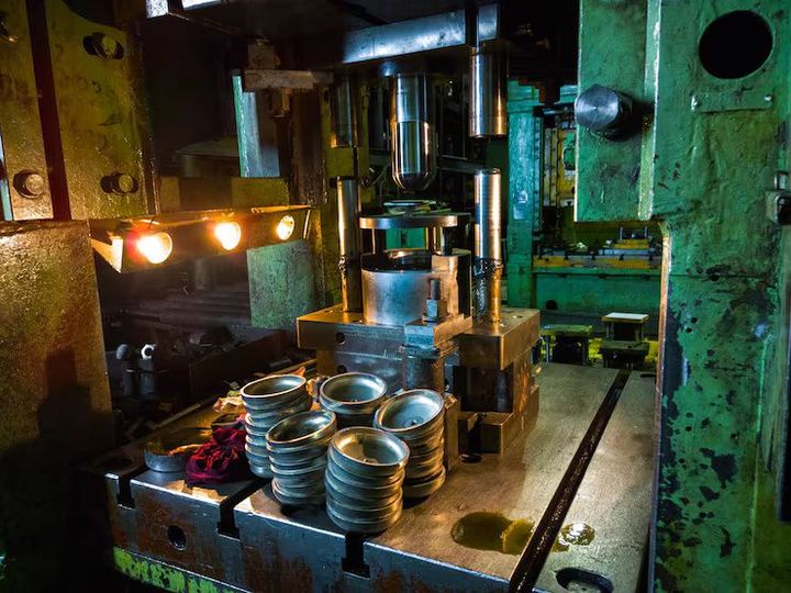 Die Casting Machines Guide: Explore Types, Components, Processes, Applications, and Quality Factors