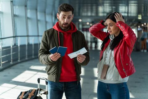 Avoiding Travel Scams: An Informative Guide to Staying Safe While Traveling Abroad