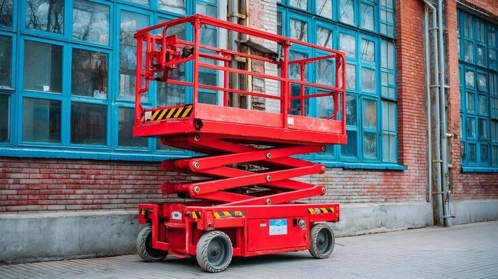 Scissor Lift Guide: Discover Basics, Safety, and Industrial Applications Today