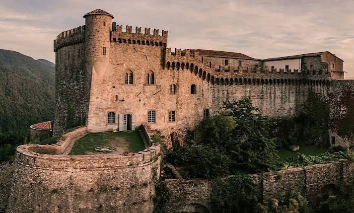 Tuscany Castle Hotels: Historic Heritage & Luxury Ambiance Guide