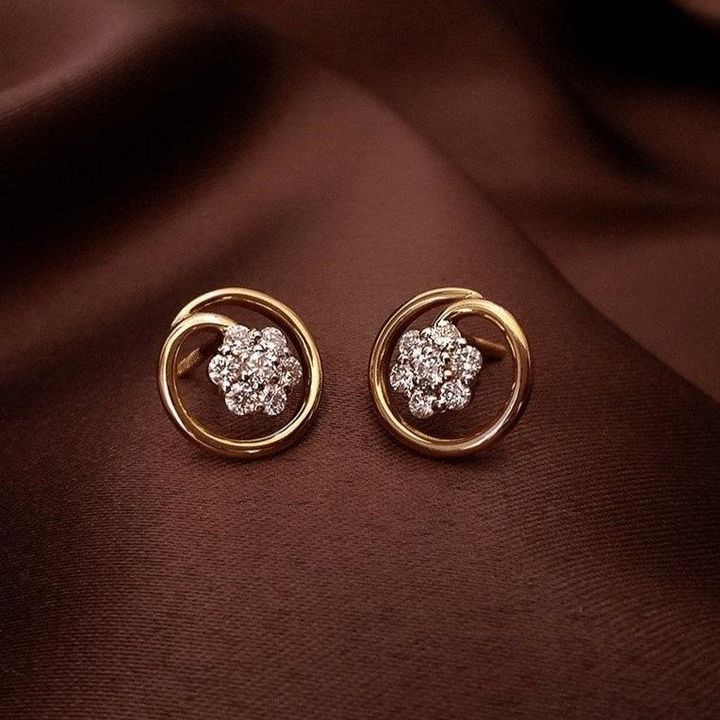 Daily Wear Stud Earrings Basics – Types, Materials, Sizes, and Selection Guide