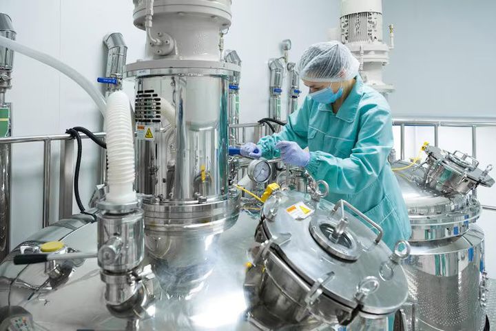 Pharmaceutical Development and Manufacturing Explained: Processes, Technologies, and Quality Standards