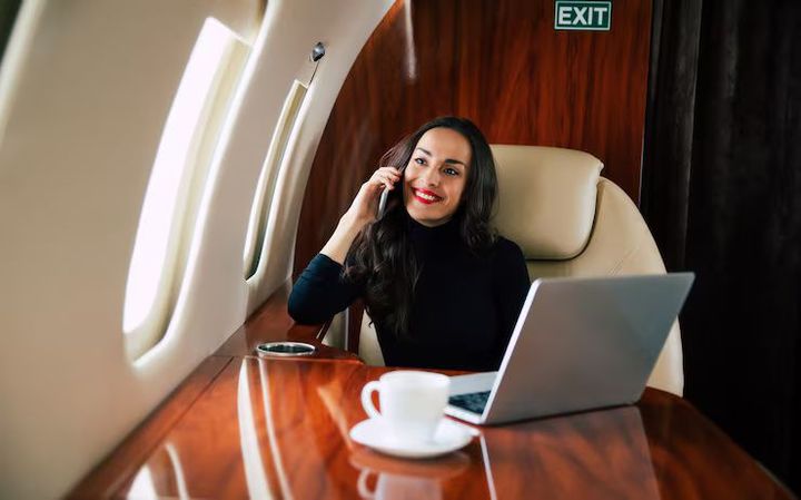 First Class International Flights: A Complete Guide to Luxury Air Travel