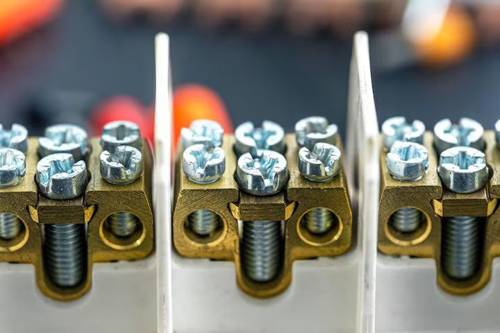 Industrial fastener basics and guide to understanding types and uses in industries