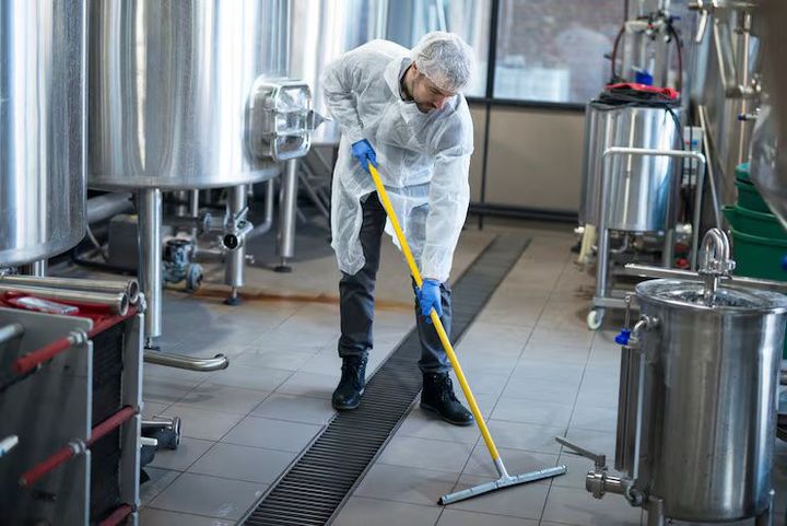 Cleaning Equipment Manufacturers Overview: Industrial, Commercial, and Specialized Cleaning Systems