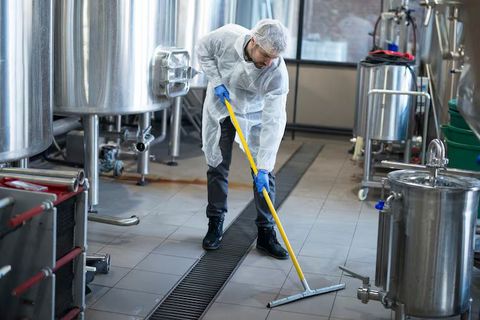 Cleaning Equipment Manufacturers Overview: Industrial, Commercial, and Specialized Cleaning Systems