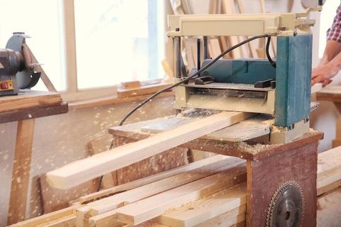 Wood Cutting Bandsaws Guide: Explore Types, Blades, Features, Applications, and Safety Factors