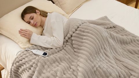 Electric Heating Blankets Overview: Features & Applications