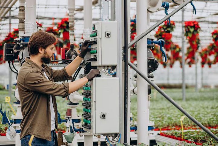 Electric Grid Automation Guide: Explore Key Tools and Trends in Smart Power Networks