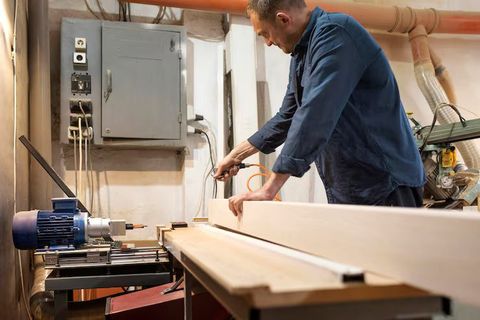 Explore Plywood Manufacturing: A Beginner’s Guide to Modern Wood Panel Production