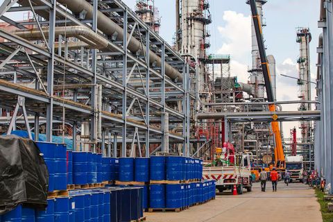 Industrial Chemicals: A Complete Guide to Types, Applications, and Industry Uses