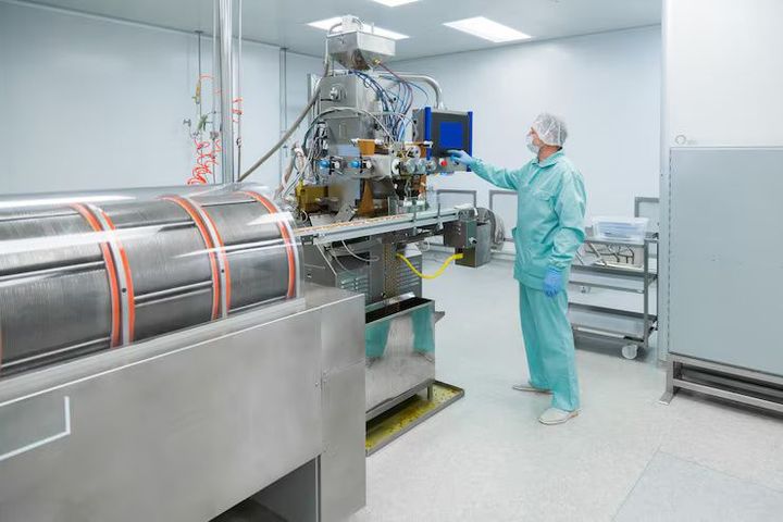 Explore Vacuum Forming Machines: Key Facts & Modern Uses