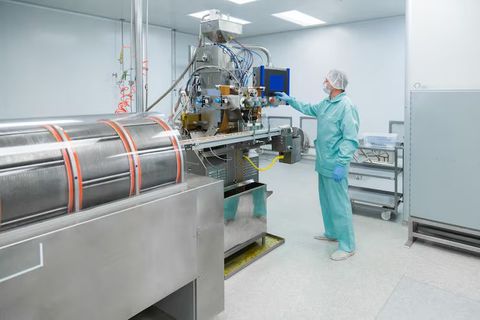 Explore Vacuum Forming Machines: Key Facts & Modern Uses