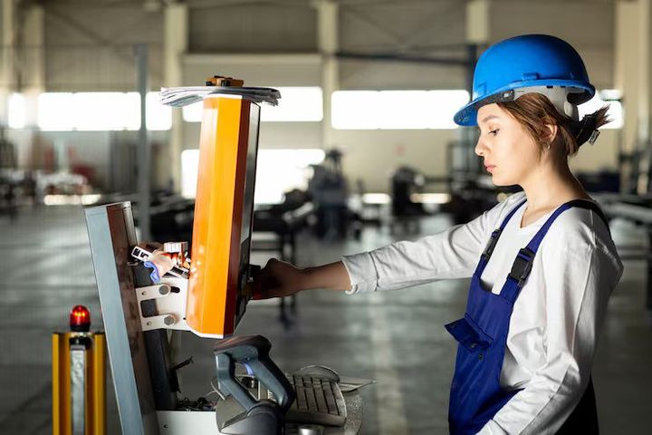 CNC Punch Press Machines: Complete Overview & Practical Insights