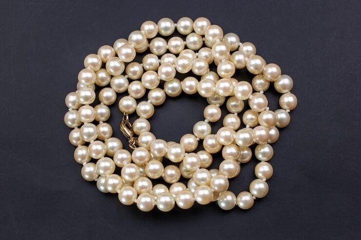 Akoya Pearls Insights: Explore Shine, Grading, Market Trends, and Care Advice