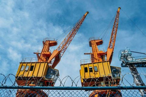 Professional Guide to Crane and Lifting Equipment Suppliers: Best Practices and Industry Insights
