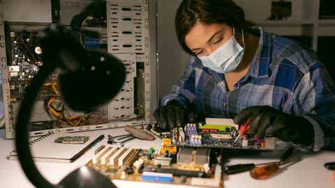 Electronics Setup Guide for Home and Office Spaces