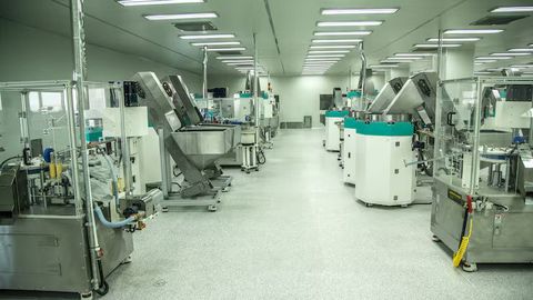 Food Packaging Equipment Suppliers: Types, Features, and Selection Tips