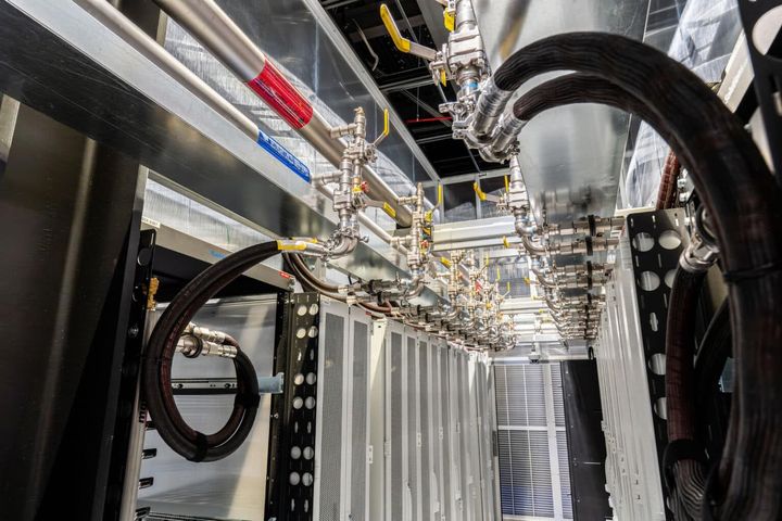 What Are Data Center Liquid Cooling Systems and How Do They Work