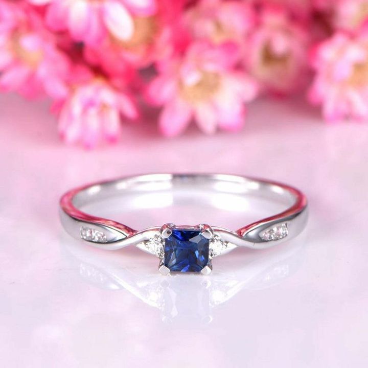 Sapphire Engagement Rings Guide: Styles, Meaning, Trends & Care