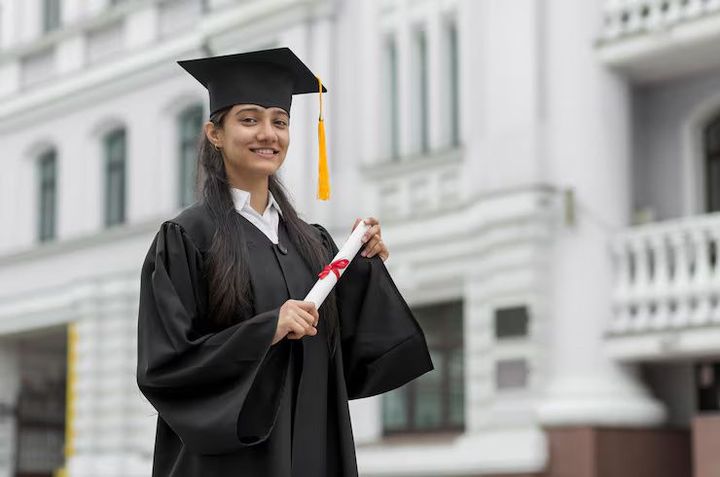 MBA Course Guide: Programs, Specializations, Curriculum, and Career Paths