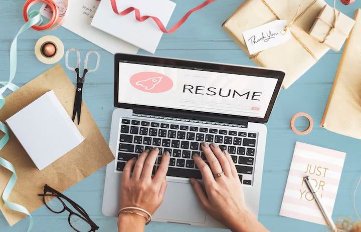 AI Resume Writing Guide: Explore Tools, Benefits, and Key Insights