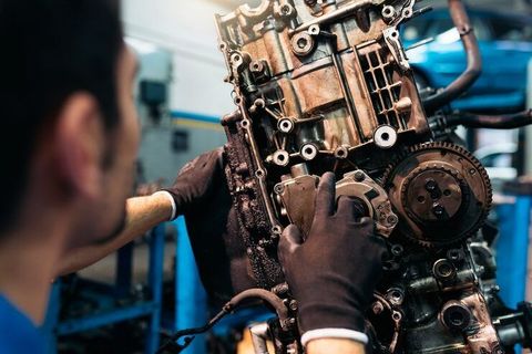 Engine Assembly Machines Guide: Explore Types, Components, Processes, Applications, and Planning Factors