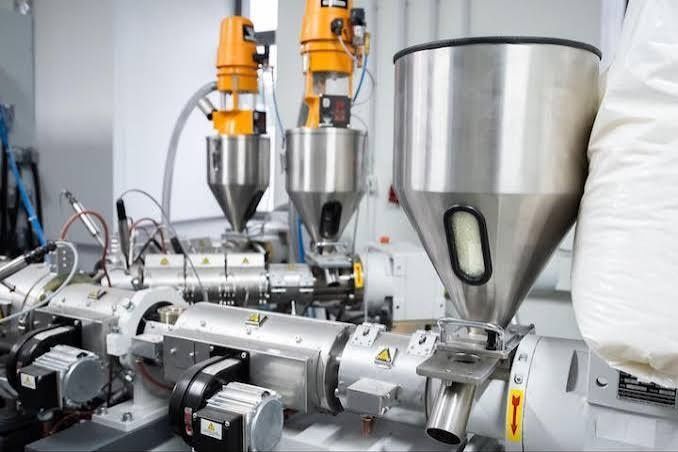 Plastic Extrusion Technology Guide: Understanding Modern Manufacturing Processes
