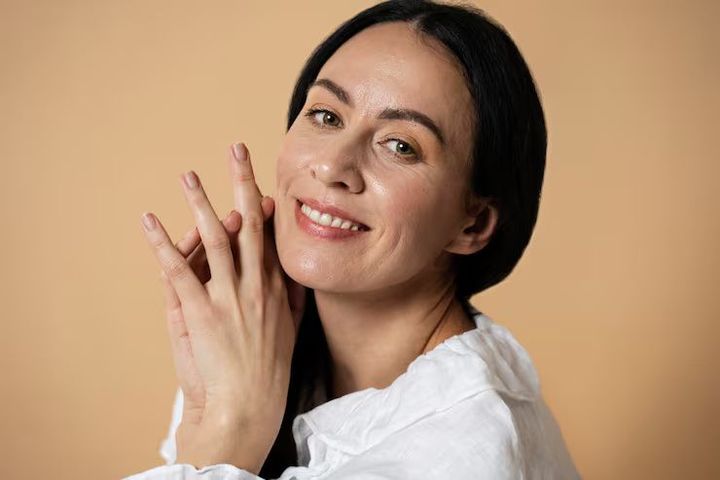 Anti-Aging Skincare Guide: Explore Basics, Ingredients, and Key Insights