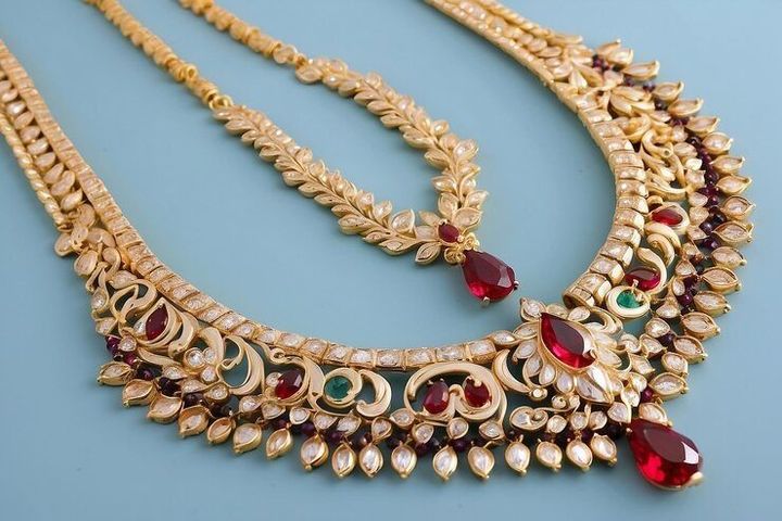 Heirloom Necklace Collections: Explore History, Styles, and Family Heritage