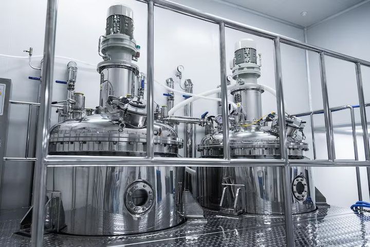 Industrial Agitator Tanks Explained: Types, Functions, and Essential Information